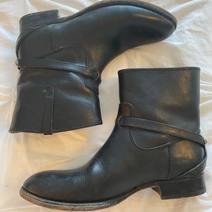 Frye Lindsay Plate Short Boot, size 8.5
